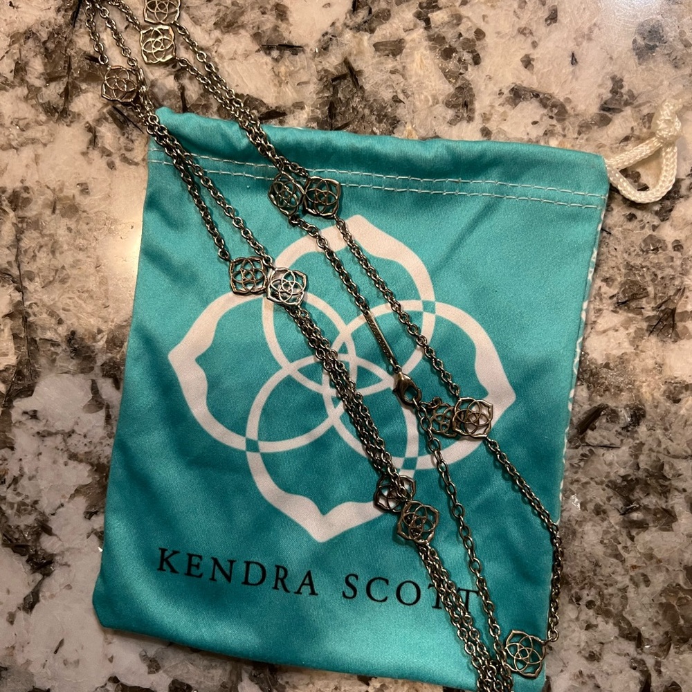 Kendra Scott Devalyn Necklace in Silver